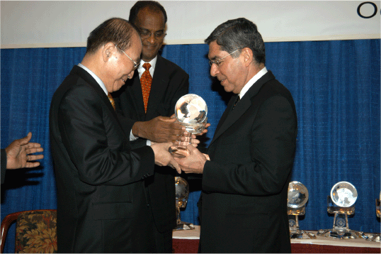 H.E. Oscar Arias Sanchez and Peace and Security Award